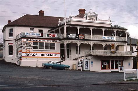 Deloraine Hotel | Tasmania | Australia | OzOutback