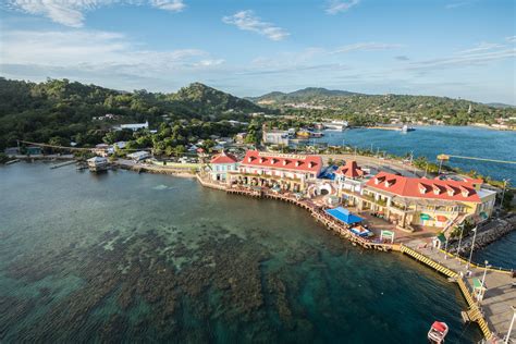 Scuba Diving in the Reefs of Roatan Island, Honduras