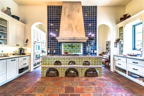 Decorating Kitchen Southern Style – Mexican Tiles