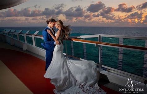 Royal Caribbean cruise ship wedding 💙 | Cruise ship wedding, Royal ...