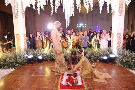 Urutan Prosesi Panggih dalam Pernikahan Adat Jawa | Weddingku.com