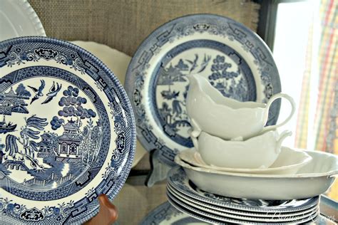 Beaux R'eves: Finding a Home for My Blue Willow Dishes