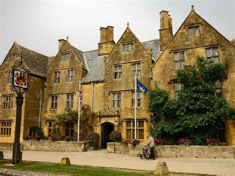 Lygon Arms Hotel, Broadway, Cotswolds, England--exterior | Cotswolds cottage, Cotswolds, English ...