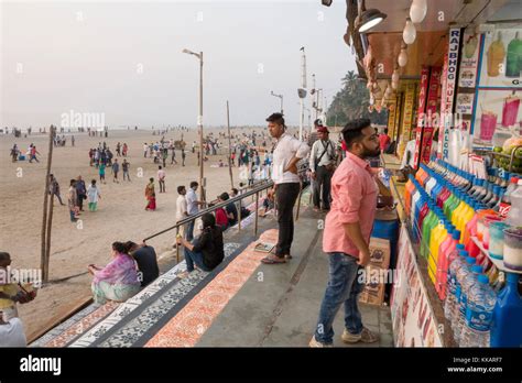 Juhu beach mumbai hi-res stock photography and images - Alamy