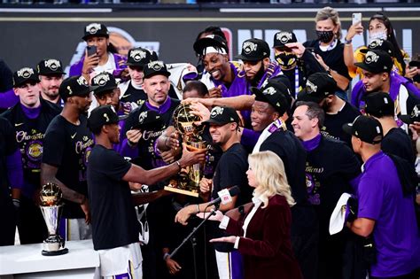 Lakers win 17th NBA title, dominate Heat in Game 6 | Inquirer Sports