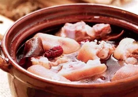 Black Fungus Pork Trotter Soup Recipe | My Chinese Recipes