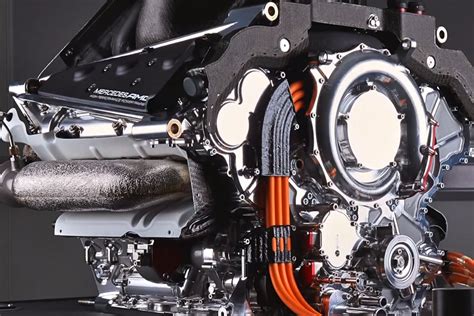 Mercedes F1 Engine Wins Powertrain Innovation of the Year Award ...