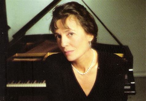 Maria Joao Pires (Piano) - Short Biography