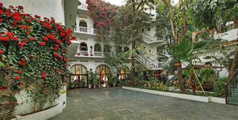 Lake Pichola Hotel, Udaipur, Rajasthan | Photos, Reviews & Deals @Holidify