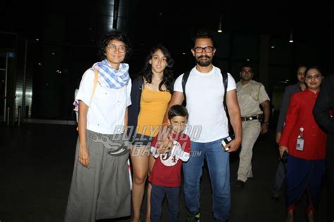 Aamir Khan spotted on a rare occasion with his whole family!