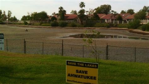 Pulte buddies up with Ahwatukee in golf course issue