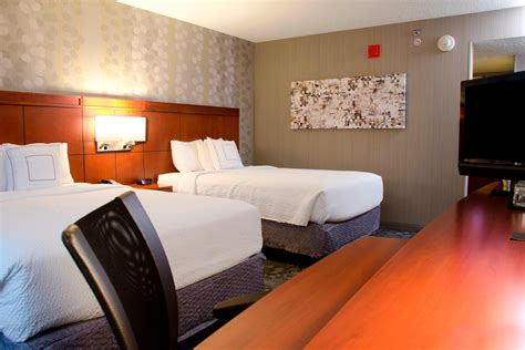 Waterbury Marriott Rooms & Suites | Courtyard by Marriott Hotel Downtown