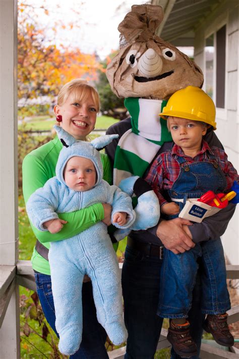 DIY Bob the Builder Halloween Costume for the Whole Family