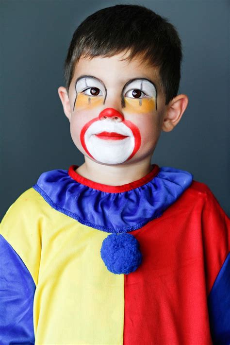 Clown Makeup Tutorial for Halloween