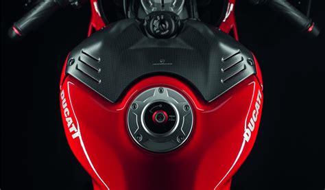 Carbon Tank Cover – Panigale V4 | Ducati Detroit