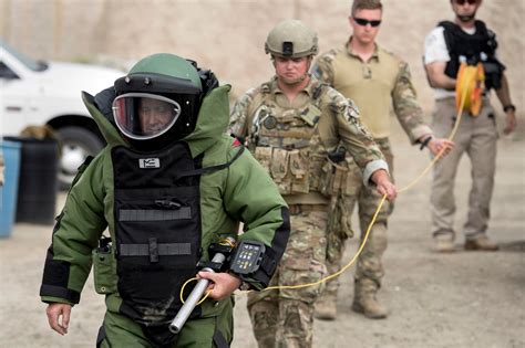 Military, Public Service Bomb Techs Participate in Raven's Challenge ...