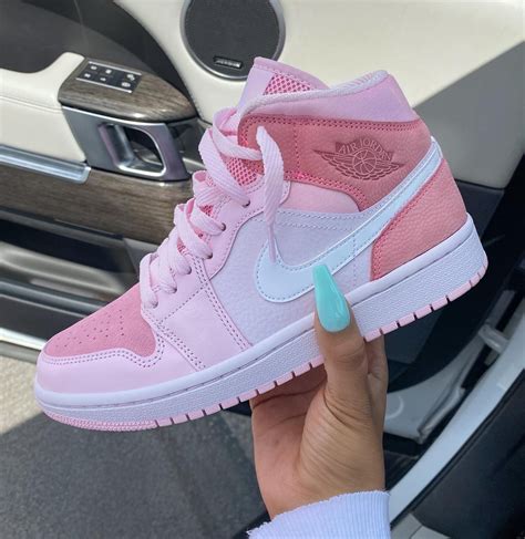 𝗧𝗥𝗡𝗗𝗬🔥 on Twitter: "Air Jordan 1 “Pink“… " Jordan Shoes Girls, Cute ...