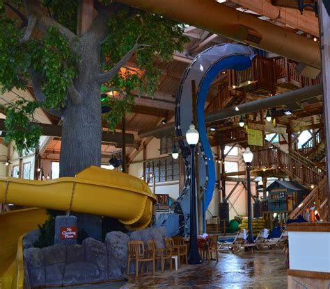 Wisconsin For Kids: Country Springs Hotel & Water Park