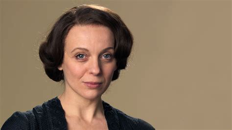 Amanda Abbington Soft Gamine / Soft Autumn - possibly Deep | Mr ...