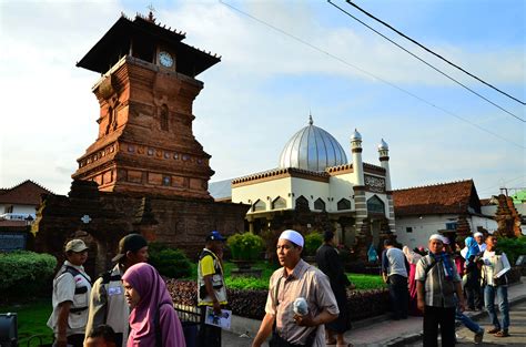 FOTO: Peringatan Maulid Nabi di Indonesia