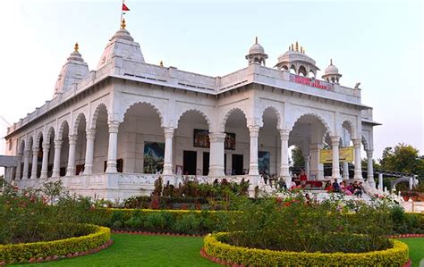 Words fail to describe the beauty of ISCKON Temple at Ujjain, this might sound like an ...