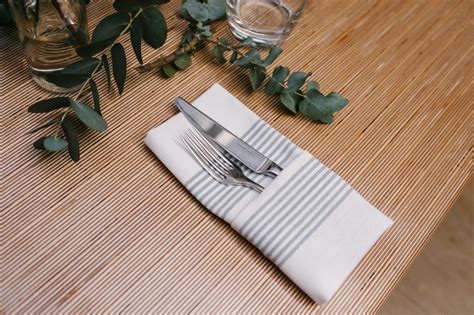 Traditional and Fancy Napkin Folds for Your Restaurant | Venus Group ...