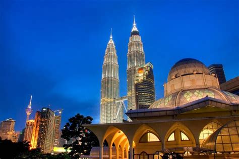 Kuala Lumpur City Tour and Petronas Towers, Batu Caves, Pickup 2024