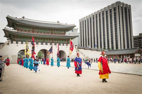 Morning 3-Hour Intro to Seoul Tour (Palace, Temple & More) | GetYourGuide