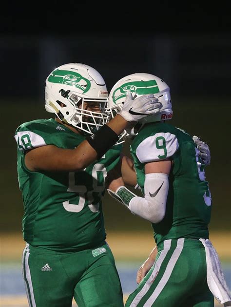 Wall rallies past Bushland in area round football game