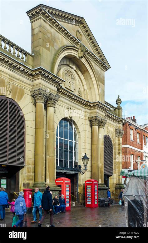 Pontefract market hi-res stock photography and images - Alamy