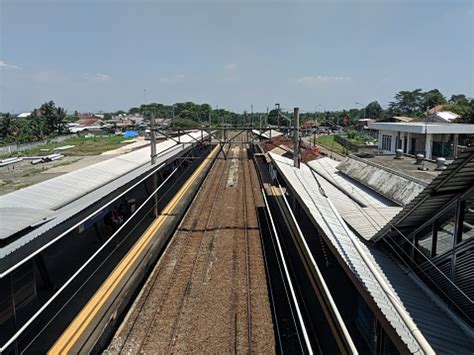 Cisauk Station In Serpong Stock Photo - Download Image Now - Built Structure, City, Horizontal ...