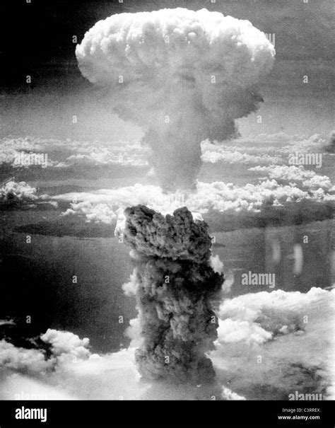 Atomic bombing of Nagasaki on August 9, 1945 Stock Photo - Alamy