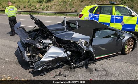 Lamborghini Wrecked In Crash Just 20 Minutes After Purchase