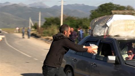 Armenian Volunteers Rush To Help Flood Of Refugees From Nagorno-Karabakh