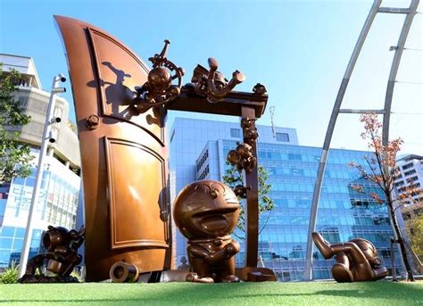 Doraemon Receives Giant Bronze Monument in Tokyo