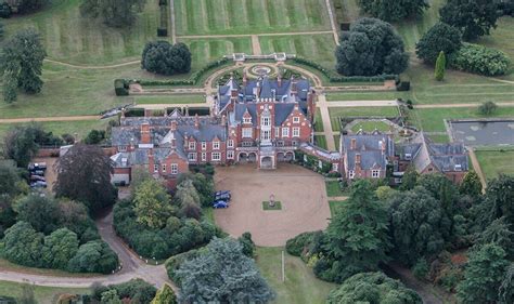 Bagshot Park: Inside Sophie and Edward's grand manor near Kate and William’s home | Express.co.uk