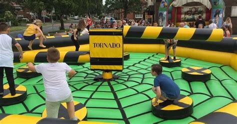 Total Wipeout-style obstacle course comes to Flintshire carnival ...