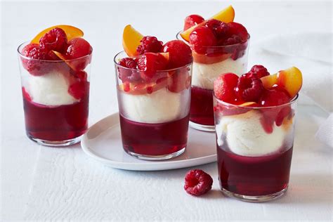 Fruit and yoghurt jelly cups