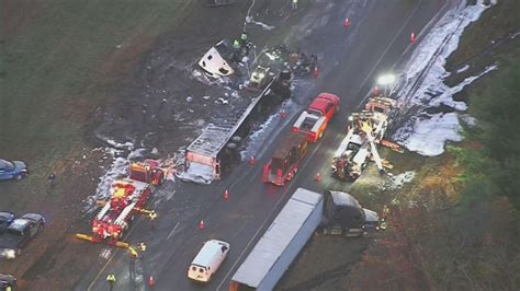 Crash on I-495 involves 3 tractor-trailer trucks, pickup | WJAR