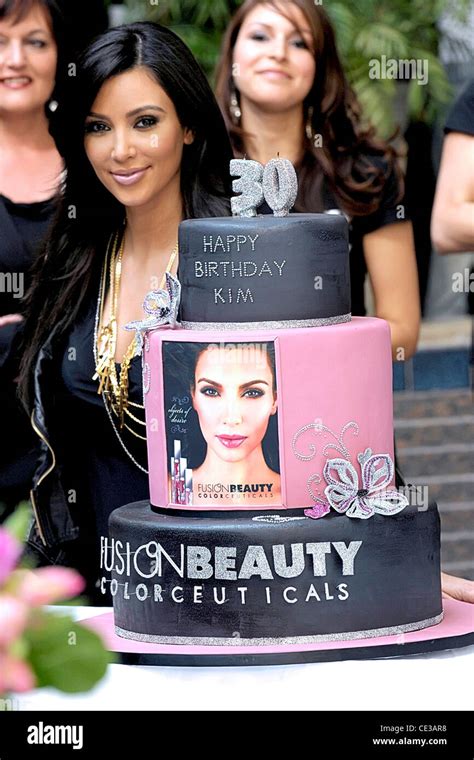 Kim Kardashian's 30th birthday cake, that was presented during her ...