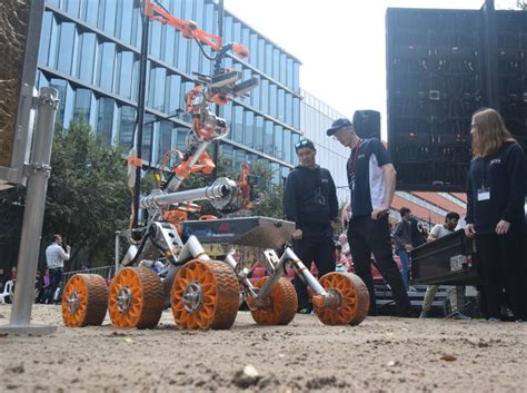 Inaugural Rover Challenge proves a winner | Newsroom | University of ...