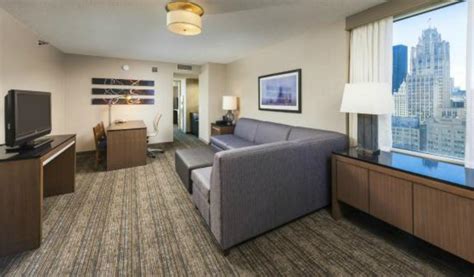 Embassy Suites Hotel Chicago Downtown in Chicago (IL) - Room Deals, Photos & Reviews