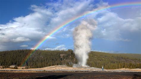 Let’s learn about geysers and hydrothermal vents