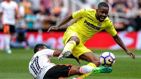 Bakambu extends his contract with Villarreal until 2022