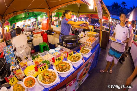 Bangla Street Food in Patong Beach - PHUKET 101