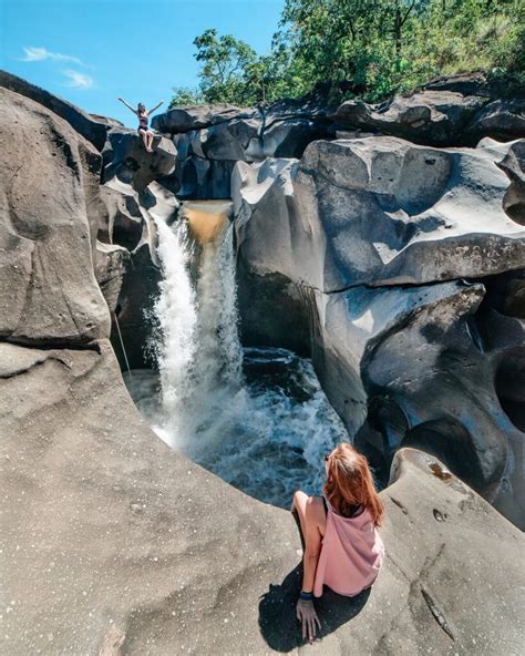 Incrível formação rochosa do Vale da Lua, Chapada dos Veadeiros | TM