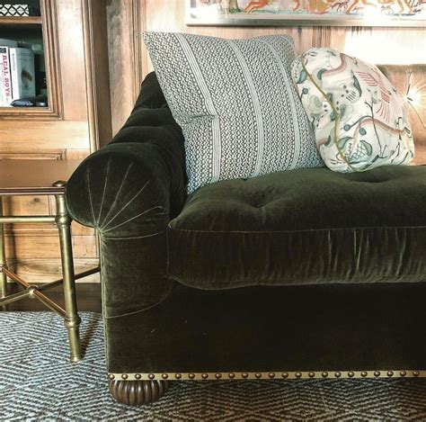 Olive Green Velvet Traditional Classic Sofa in 2021 | Traditional classic sofa, Classic sofa ...