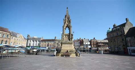 The deserted streets of Mansfield as lockdown kicks in and shops shut ...