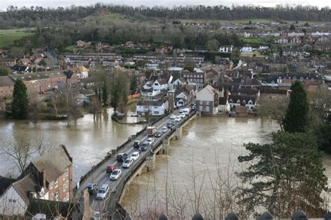 GALLERY: River Severn flooding forces evacuations - in photos | Express ...