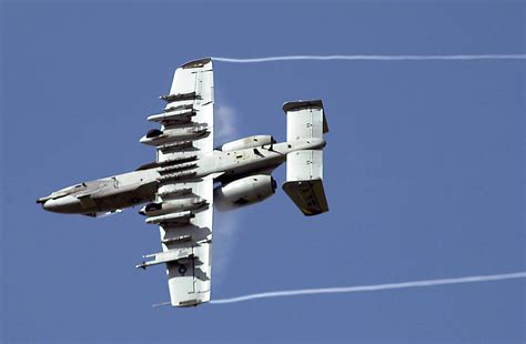 File:A-10 Thunderbolt II 3.jpg - Wikipedia